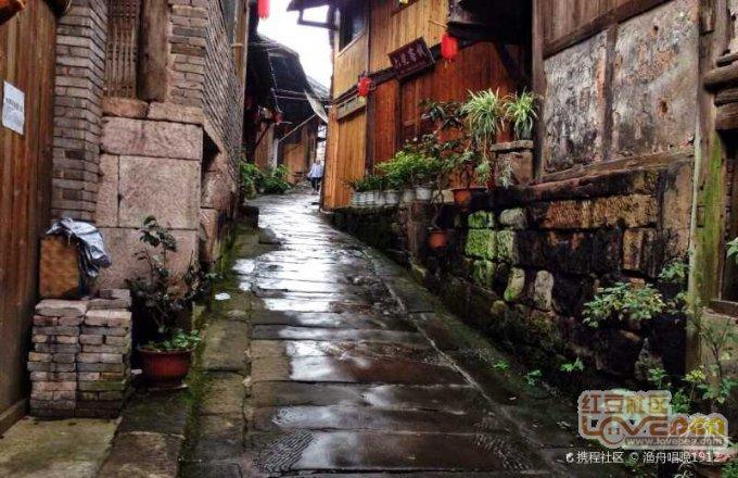 爸爸坐牢妈妈失踪，贵州6岁女孩撑起三代之家，所有人为她点赞